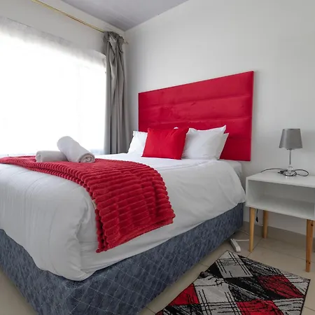 Safi Elegant Self-Catering Suite 5 East London Exterior photo